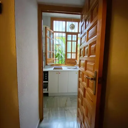 Appartement Comfortable In Cordoba, 42 M², Parking. *