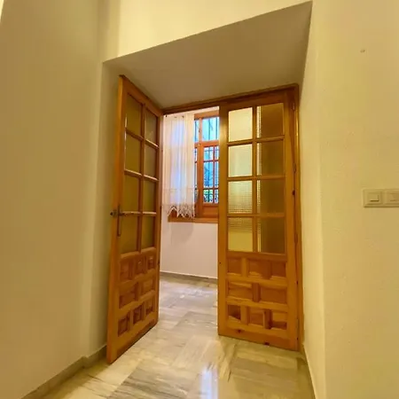 Appartement Comfortable In Cordoba, 42 M², Parking. *